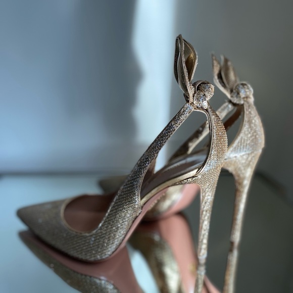 EUC Aquazzura Deneuve Bow Tie Sequin 105 pump 38.5 - Picture 9 of 10